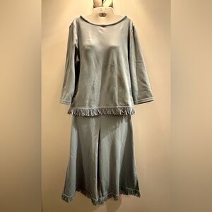 Lenny for Nina Leonard 2 piece fringe top and Capri pants set. Size Large